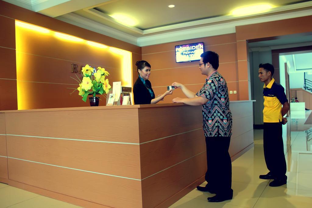 Raja Residence Jambi Esterno foto